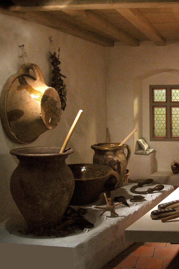 Medieval tableware