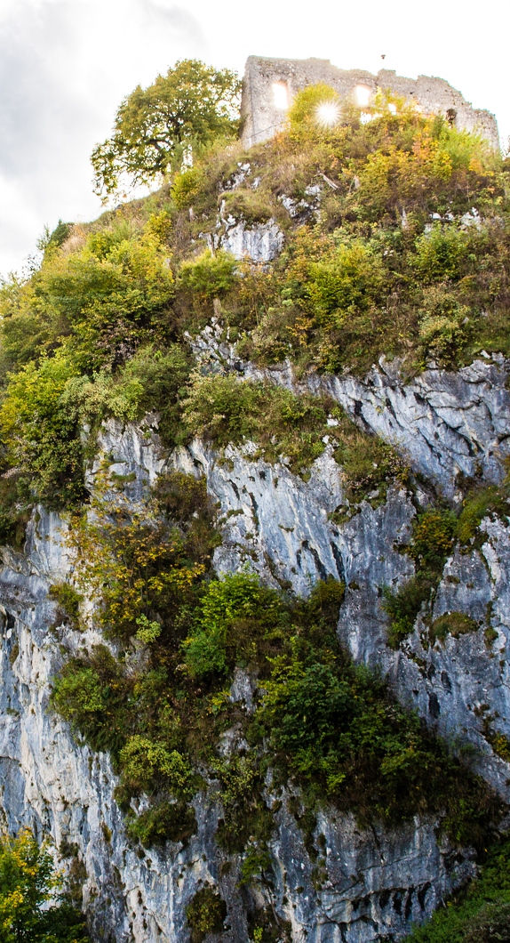 View from below of the Falkenstein castle ruins in Pfronten © Allgäu GmbH, Susanne Baade