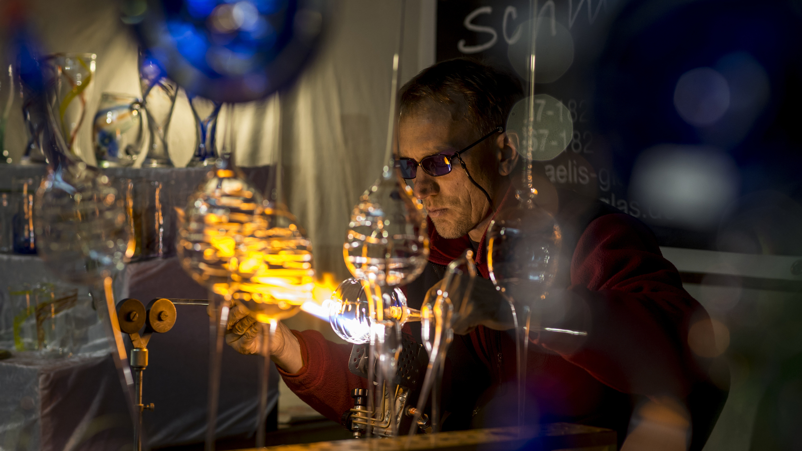 A glassmaker at work at the Christmas market in Kempten