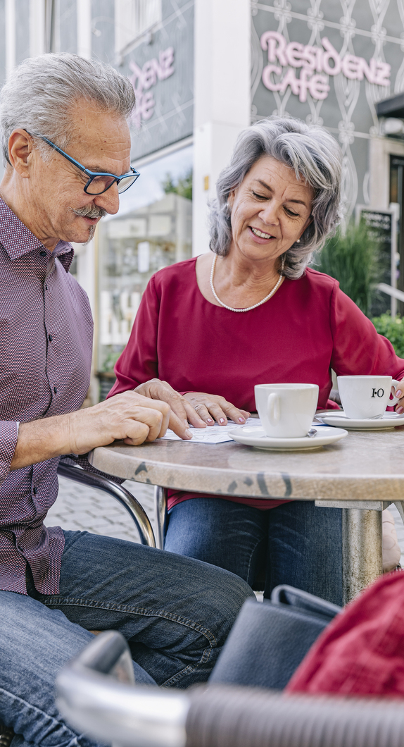 Couple in the café