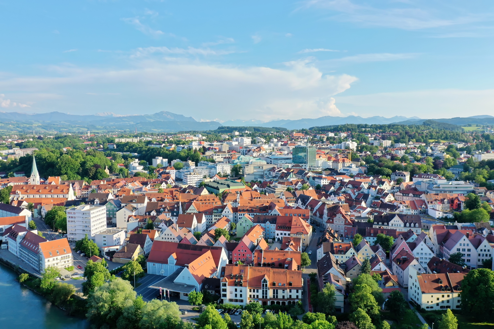 A bird´s eye view of Kempten and the Allgäu Alps