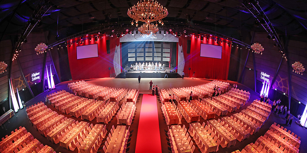 The bigBOX ALLGÄU as festively decorated hall