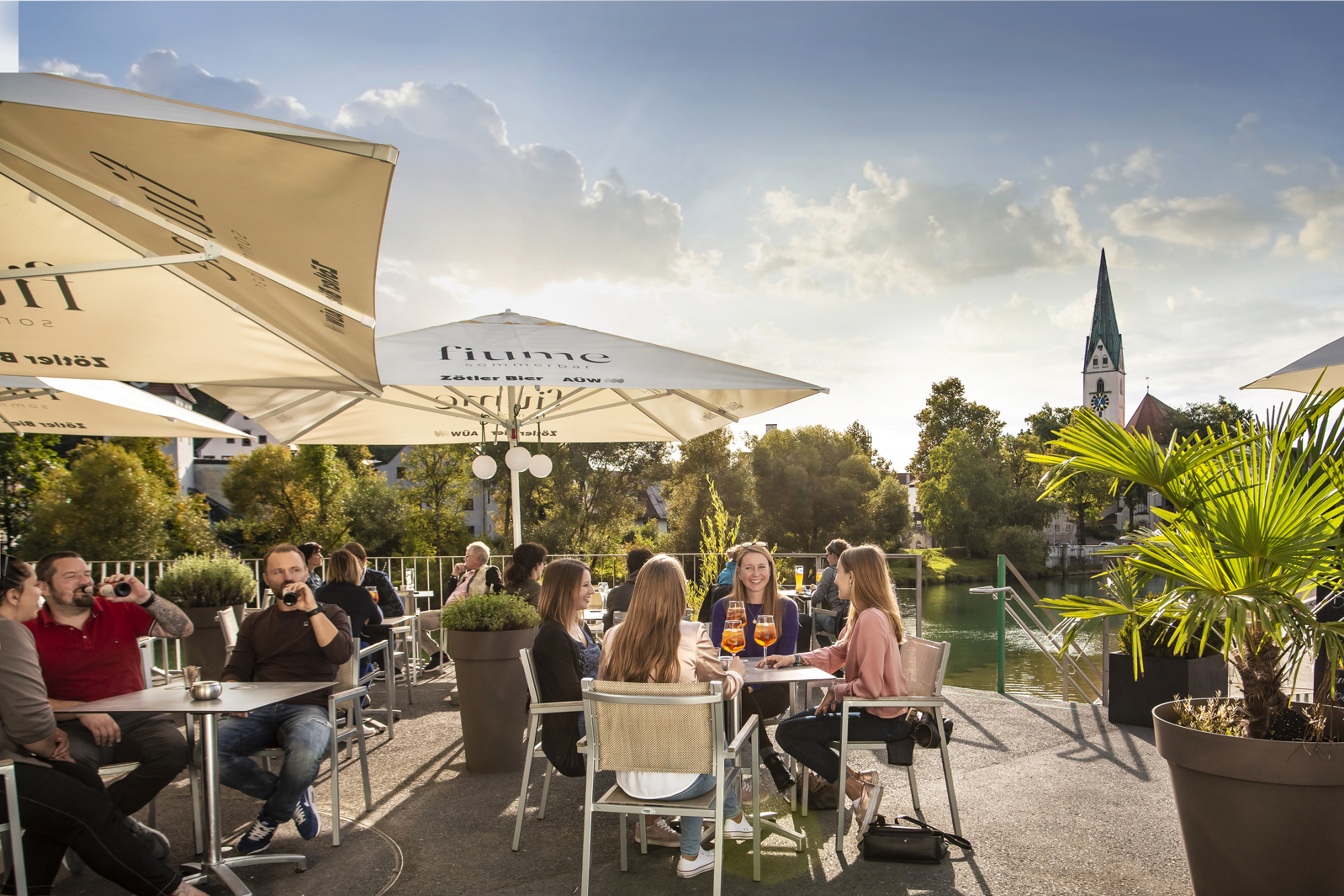 Gute Zeit in Kempten in der fiume Sommerbar © FouadVollmerWerbeagentur