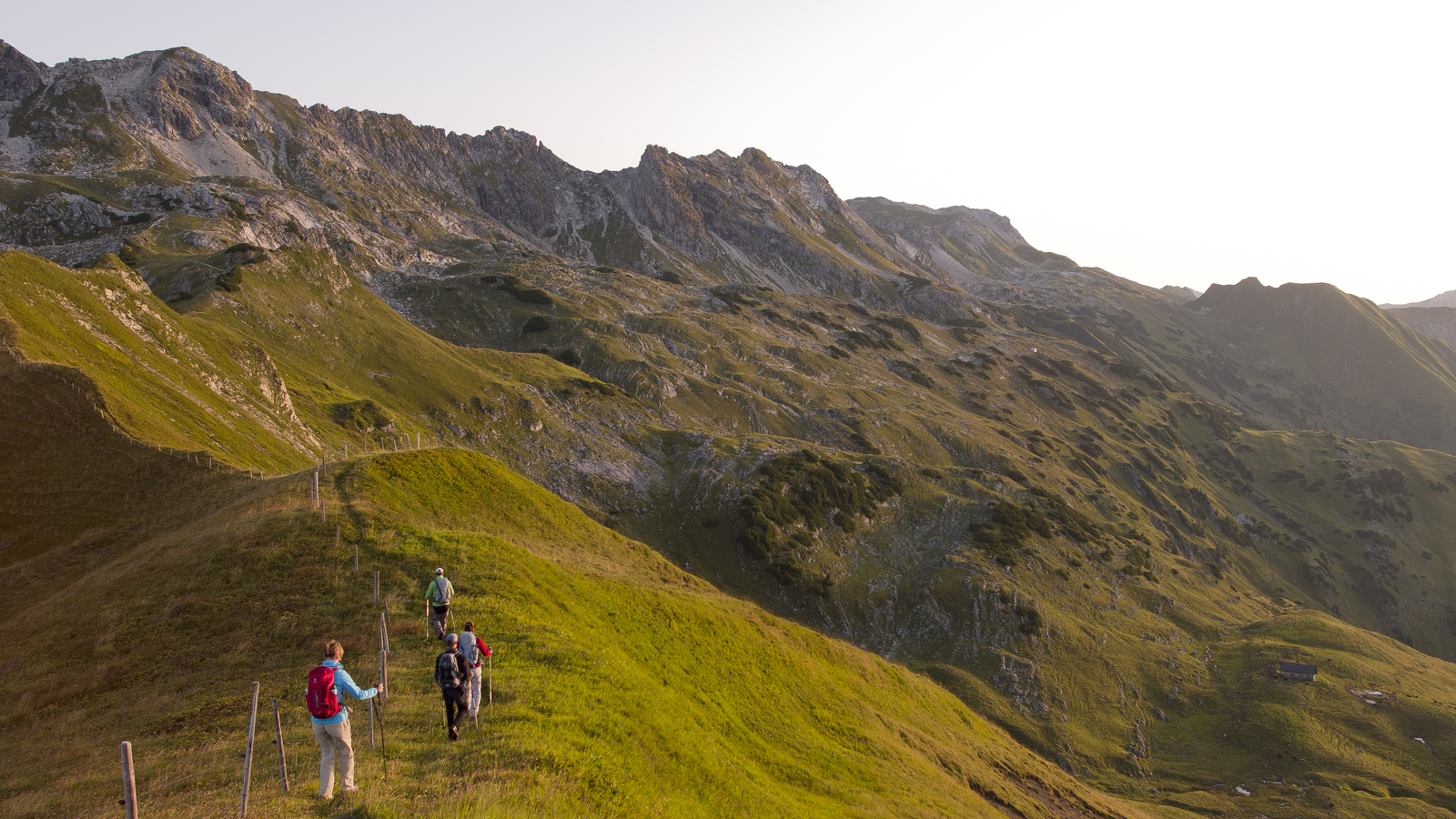 Wanderer zum Zeigergipfel im Allgäu © Allgäu GmbH, Klaus-Peter Kappest, Germany