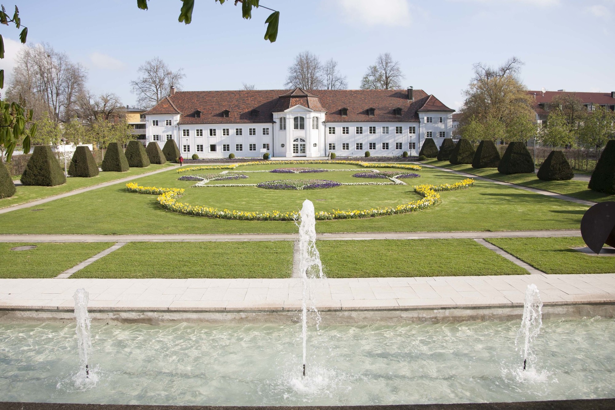 Der Hofgarten mir Blick auf die Orangerie in Kempten