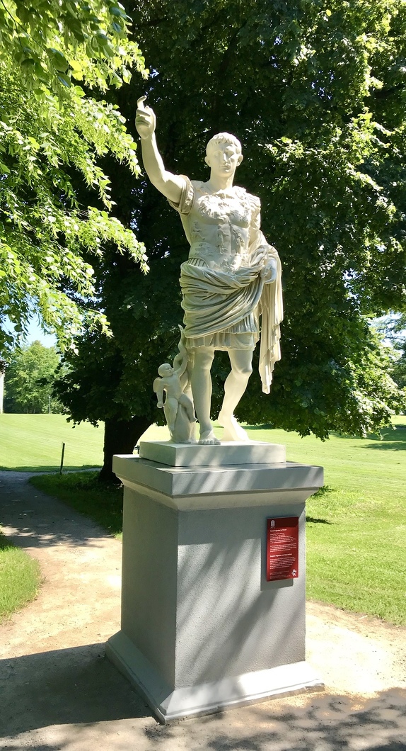 Augustus Statue im Archäologischen Park Cambodunum