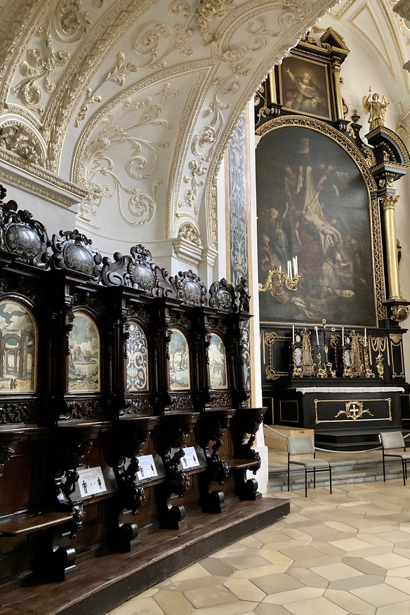 Das Chorgestühl in der Basilika St. Lorenz