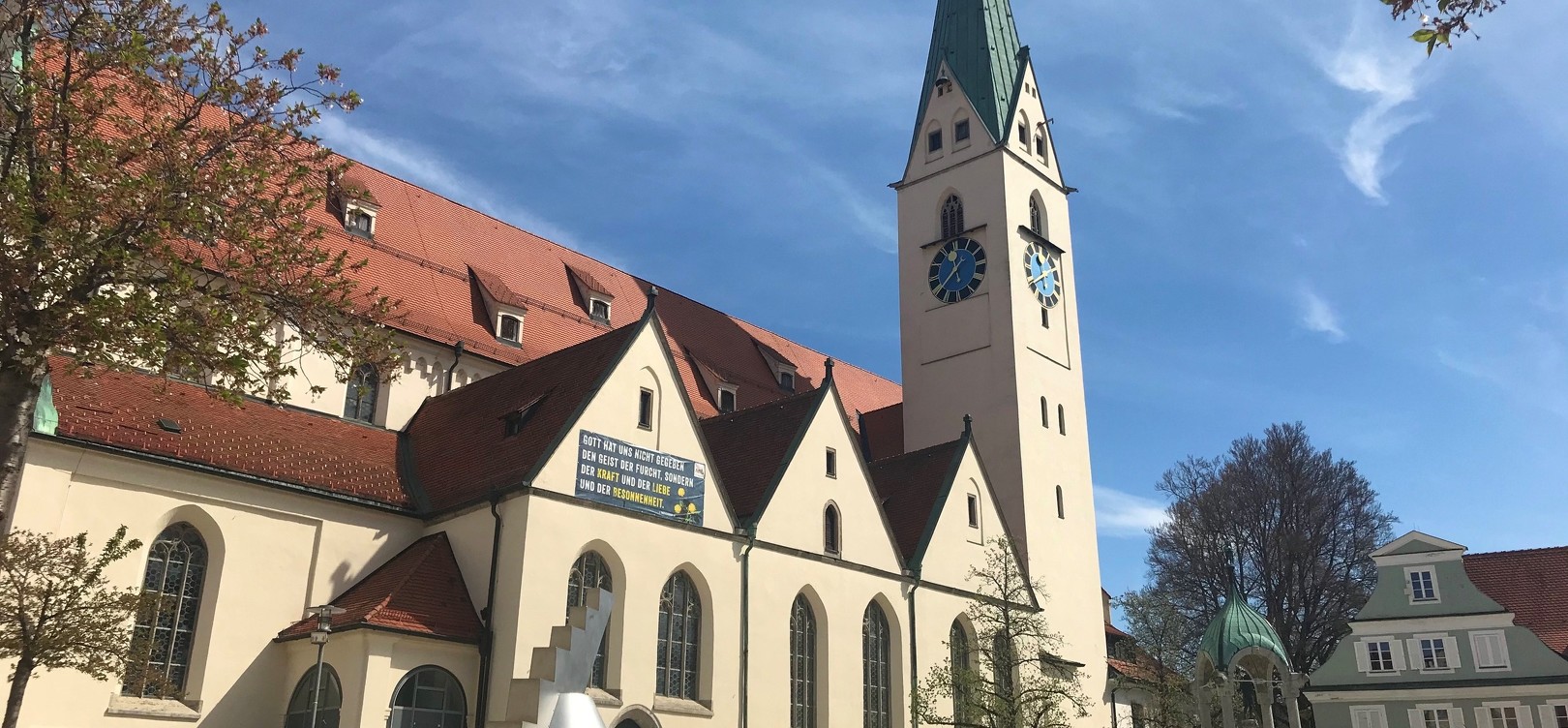 Die Außenansicht der St.-Mang-Kirche