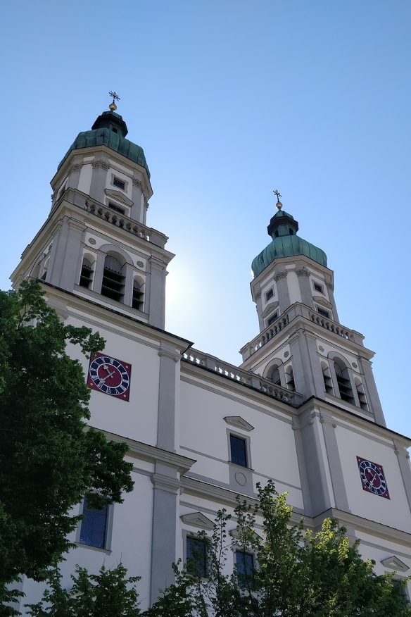 Außenansicht der Basilika St. Lorenz