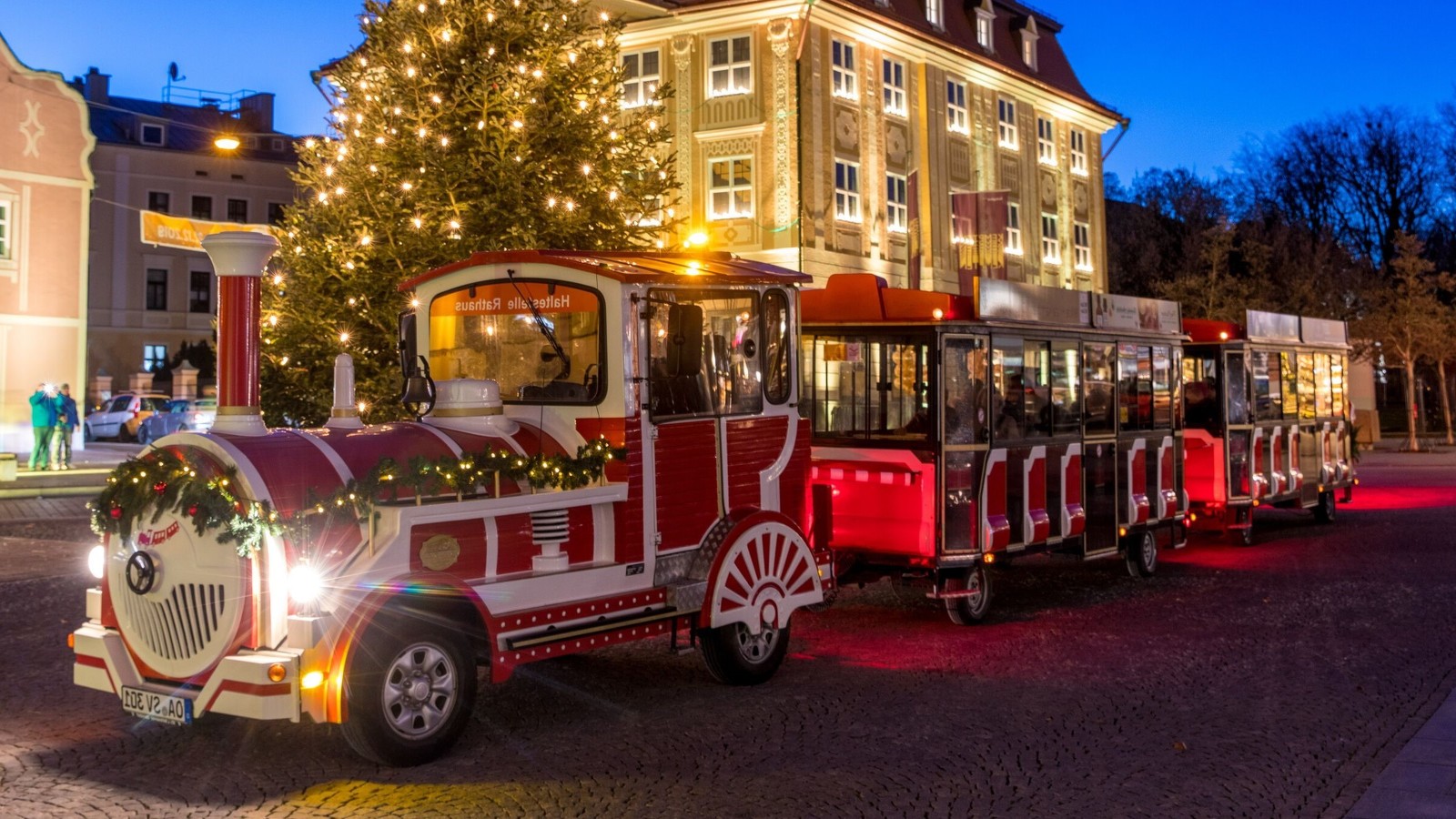 Kemptener Weihnachtsbähnle - Weihnachtliches Kempten Kemptener Weihnachtsbähnle vor dem Kempten Museum