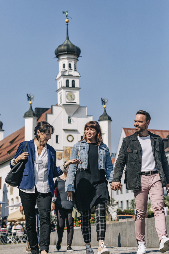 Private Stadtführung vor dem Rathaus in Kempten