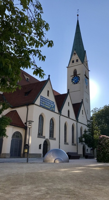 St-Mang-Kirche in der Morgendämmerung