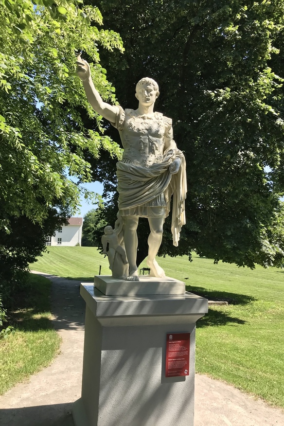 Augustus-Statue am Archäologischen Park Cambodunum