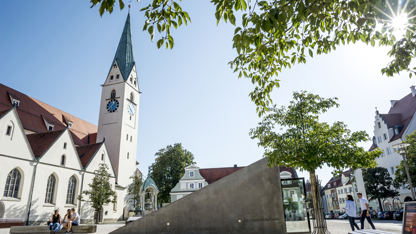 Der Schauraum Erasmuskapelle befindet sich unterhalb des St.-Mang-Platzes