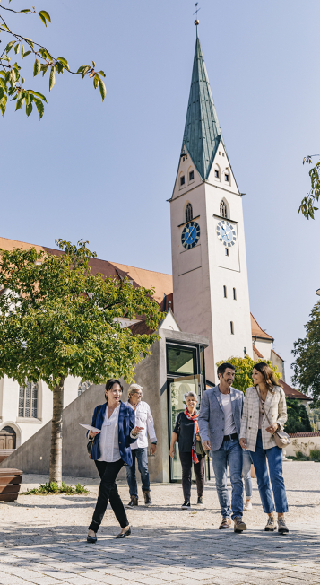 Stadtführungsgruppe am St.-Mang-Platz