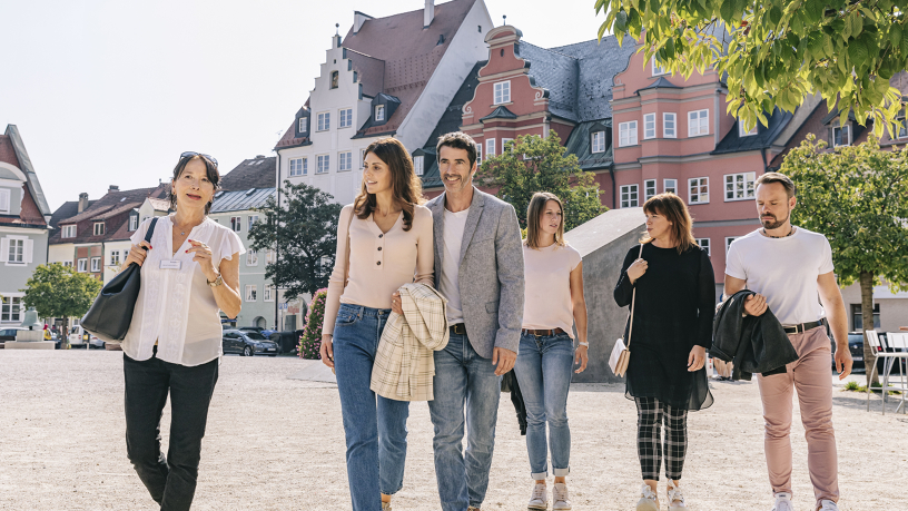 Stadtführungsgruppe am St.-Mang-Platz