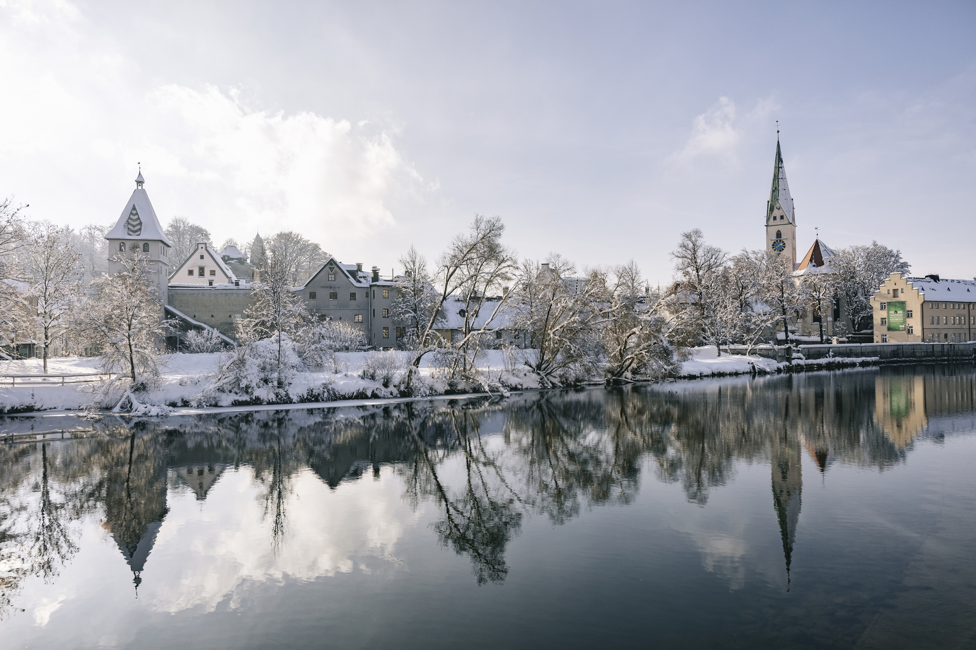 Verschneites Illerufer in Kempten