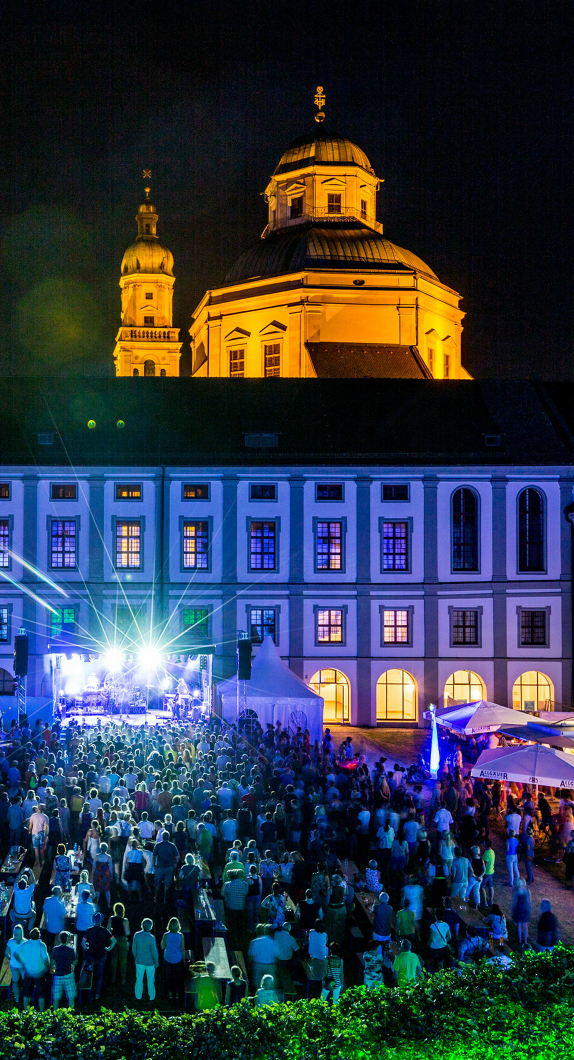 Konzert vor der Basilika St. Lorenz