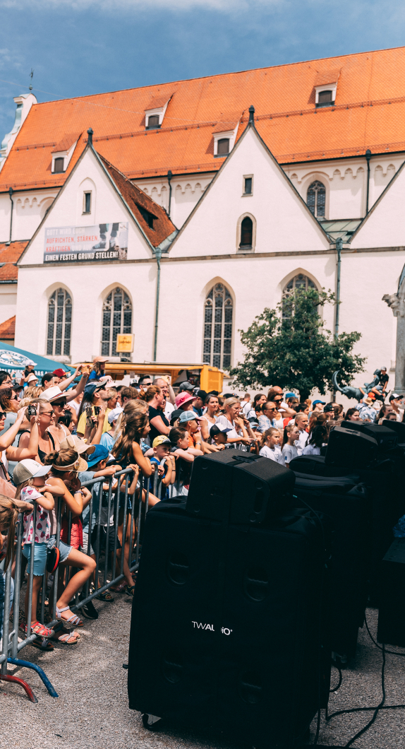 Bühnenprogramm St.-Mang-Platz © Sven Bätz
