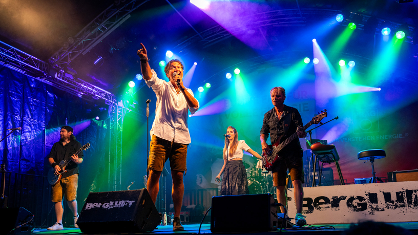 Stadtfest-Bühne am Rathausplatz © Niko Spettmann