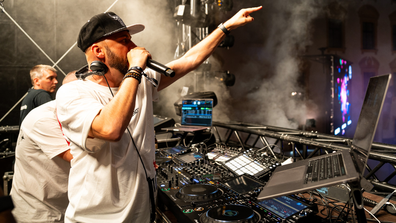 DJ auf dem Stadtfest Kempten © Niko Spettmann